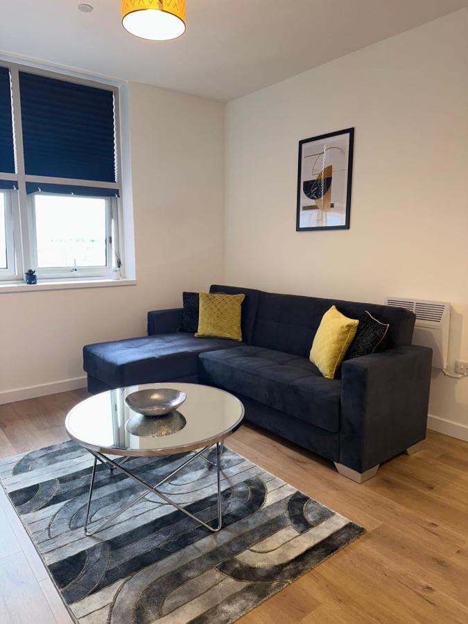 Sleek & Stylish Apartment By Dh Aparthotels Peterborough Eksteriør billede
