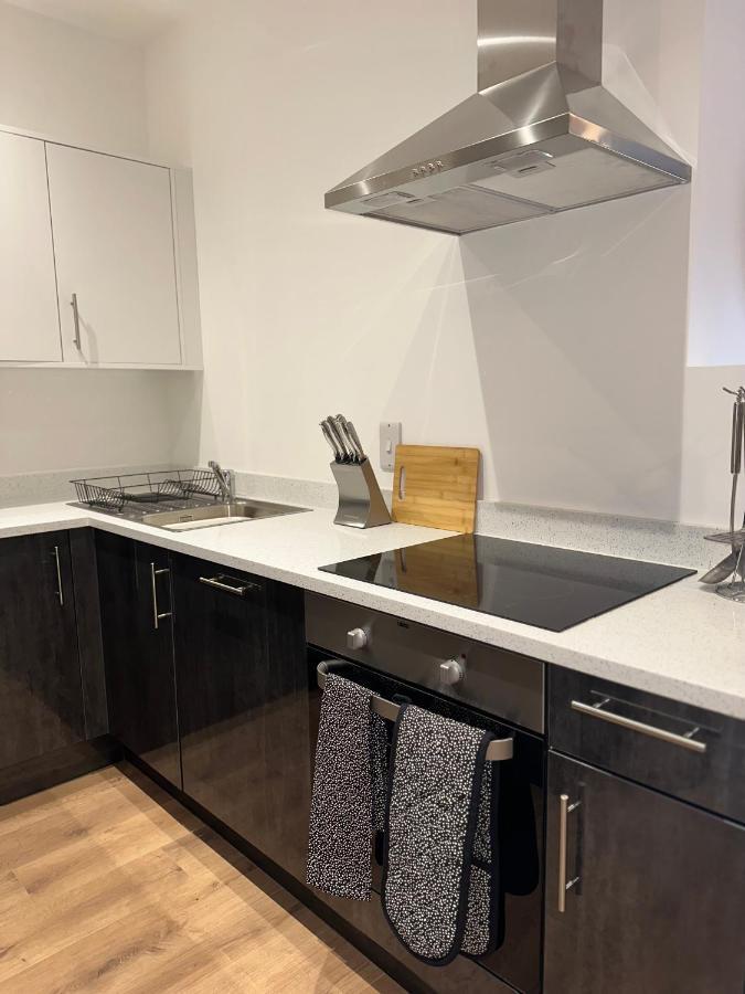 Sleek & Stylish Apartment By Dh Aparthotels Peterborough Eksteriør billede