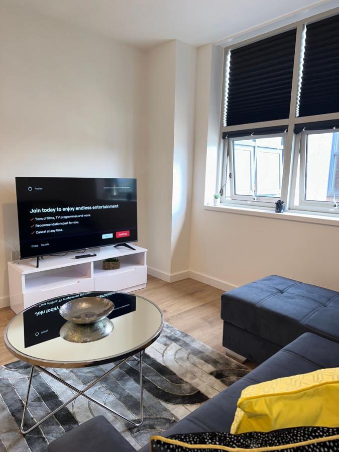 Sleek & Stylish Apartment By Dh Aparthotels Peterborough Eksteriør billede